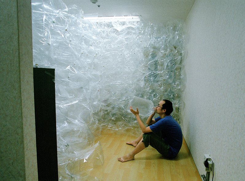 Room5_26.jpg - Breathing in a HouseKorea (Busan), 01-10/09/2006 (10 Days)